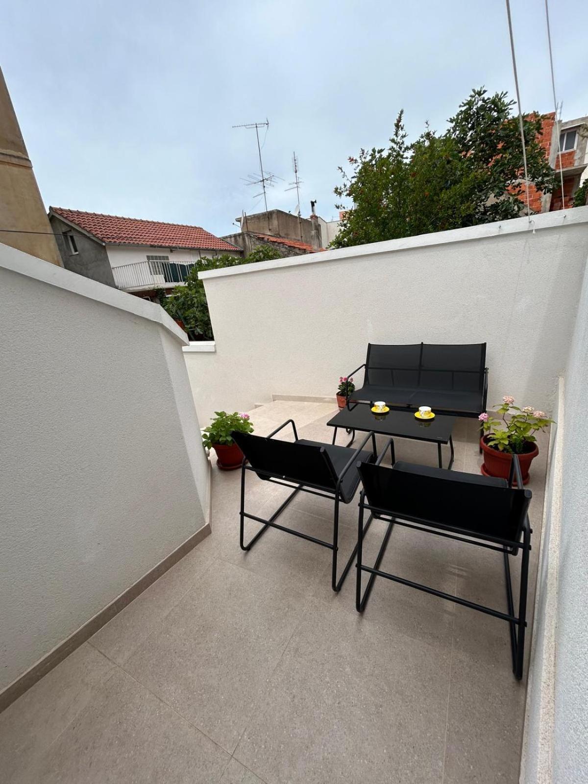 Duje & Roko Apartments Шибеник Экстерьер фото